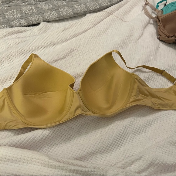 Aerie Real Sunnie Lightly Lined size 40D Yellow - Picture 4 of 4